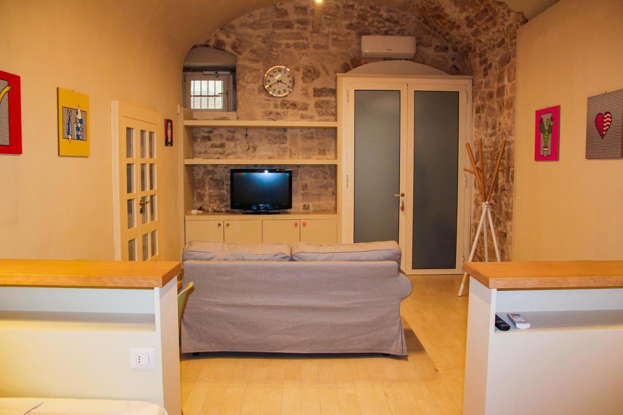 Al Civico 18 Bed & Breakfast Molfetta Bagian luar foto